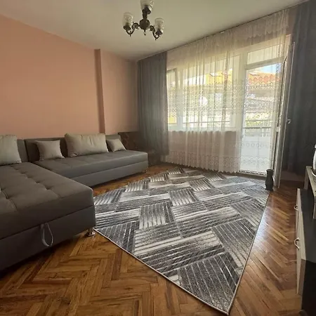 Anastasiya's Flat 포마리